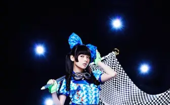 よしまるシン×ひらのりょう！ 上坂すみれ、新MVは「未来の走り屋」