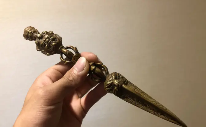 ハードオフにまさかの仏具が？ 結界を張れる剣がたった550円で買えちゃった