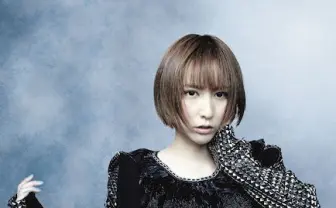 藍井エイルが初写真集！ ロシアでのスナップやライブ写真を収録