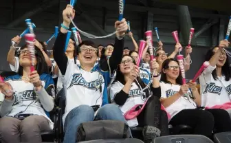 目の前に試合の情報出現、スポーツ観戦が変わる…！ 野球観戦でテスト実施