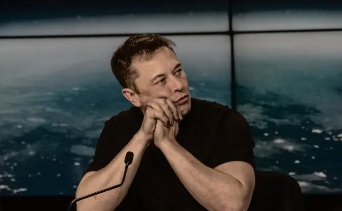 イーロン・マスク、Twitterの買収完了と報道　経営幹部らを解雇か