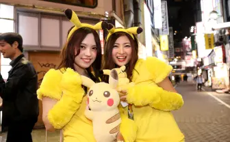 渋谷からハロウィンが消えた日　閑散とした街中に一握りのコスプレ美女