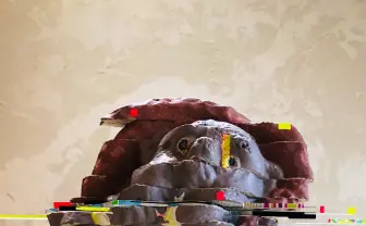 画像の乱れ!? 「グリッチタヌキ」不思議なタヌキ像はどのように誕生したのか