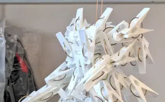 ガンダムでも銃の悪魔でもない、ロボット魂くすぐる洗濯バサミの機体