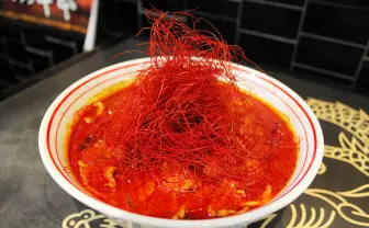 蒙古タンメン中本で「北極」の2倍辛い「誠ファイア」に女子と挑んできた話