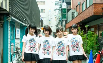 かわい過ぎるラウド系アイドル・PassCode、昭和風のポップイラストに！