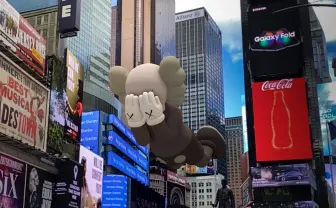 KAWSの作品をどこにでも出現させられるARアプリ　”全く新しい分野”のアート誕生