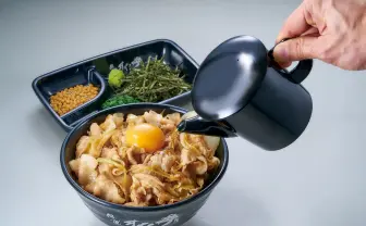 すた丼がひつまぶしに！ 新感覚の「すた丼まぶし」が夏バテに効きそう