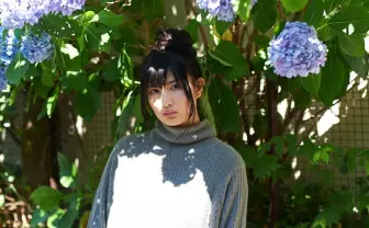 総視聴者数500万人以上 動画配信で人気の女性シンガーshimamoとは?