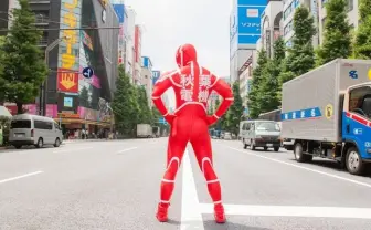 スク水のアイドルが檻の中に! 救出できたら撮影会突入イベントがヤバい