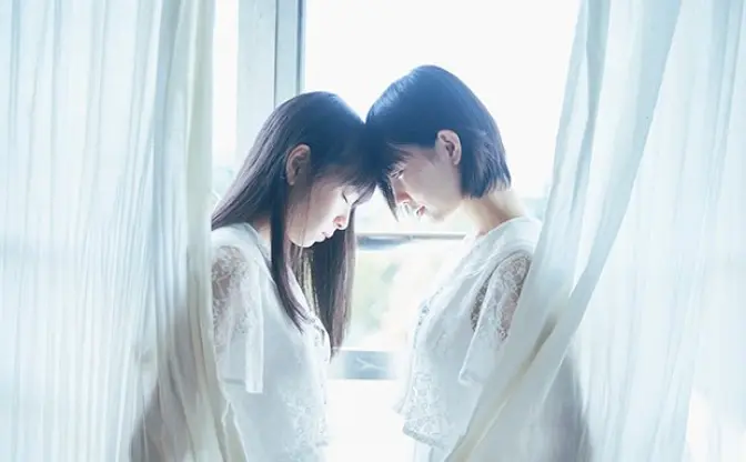 「Lilygirl」始動　セーラー服姿のアイドルやモデルが百合を表現