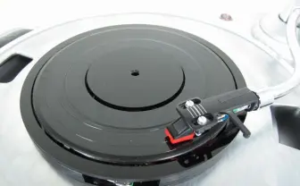 デジタル音源をアナログレコードとして再生！ 円盤型デバイス開発