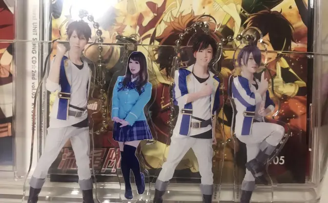 推しメンと並びたすぎて自分をキーホルダーにした天才現る