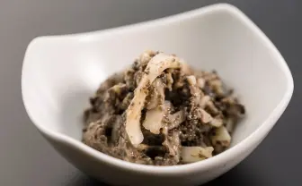 「うどんの塩辛」爆誕！ 温めるとバーニャカウダに大変身