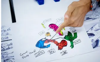 『トランスフォーマー』デザイナーの講座　子供の頃に夢見たロボを描く