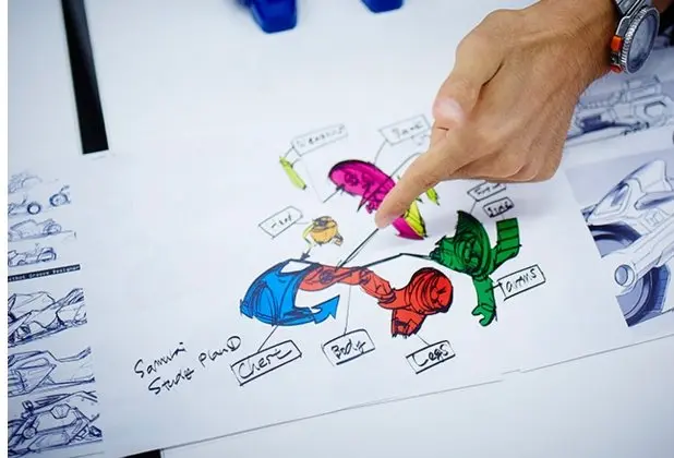 『トランスフォーマー』デザイナーの講座　子供の頃に夢見たロボを描く