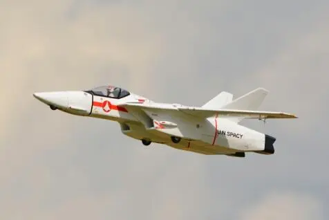 新たに公開された「【ノーカット】初フライト VF-1J Valkyrie（バルキリー）バーミリオン隊長機」