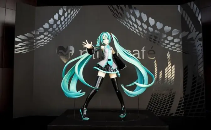 六本木ヒルズ展望台に初音ミクのカフェ期間限定オープン ”39カレー”や”はちゅねミクどらやき”