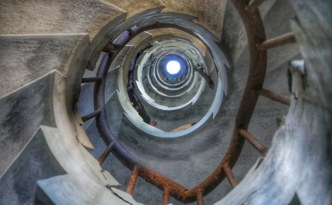 廃墟の隠れた美しさを引き出す16組の作家　写真展「変わる廃墟展」開催