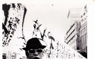 園子温、初個展で新作映画のインスタレーション展示　 芸術性に迫る