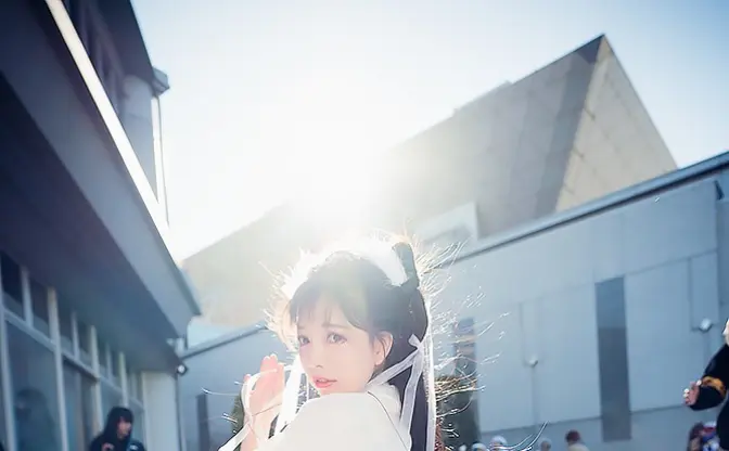 中国人コスプレイヤー「Amiro」のコスプレ写真　漢服に身を包んだ姿には、後光が差していた【コミケ97】