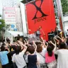 X JAPANがPV撮影のためゲリラライブ！ 新宿駅前がパニックに