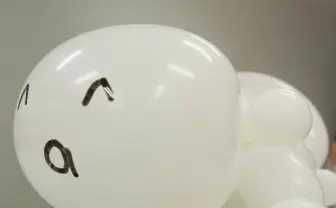 ﾎﾓｫ…┌（┌＾o＾）┐風船をつくってもらった！ ニコニコ風船部