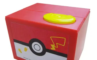 ピカチュウがお金を回収する貯金箱登場！ モンスターボールに小銭をGO