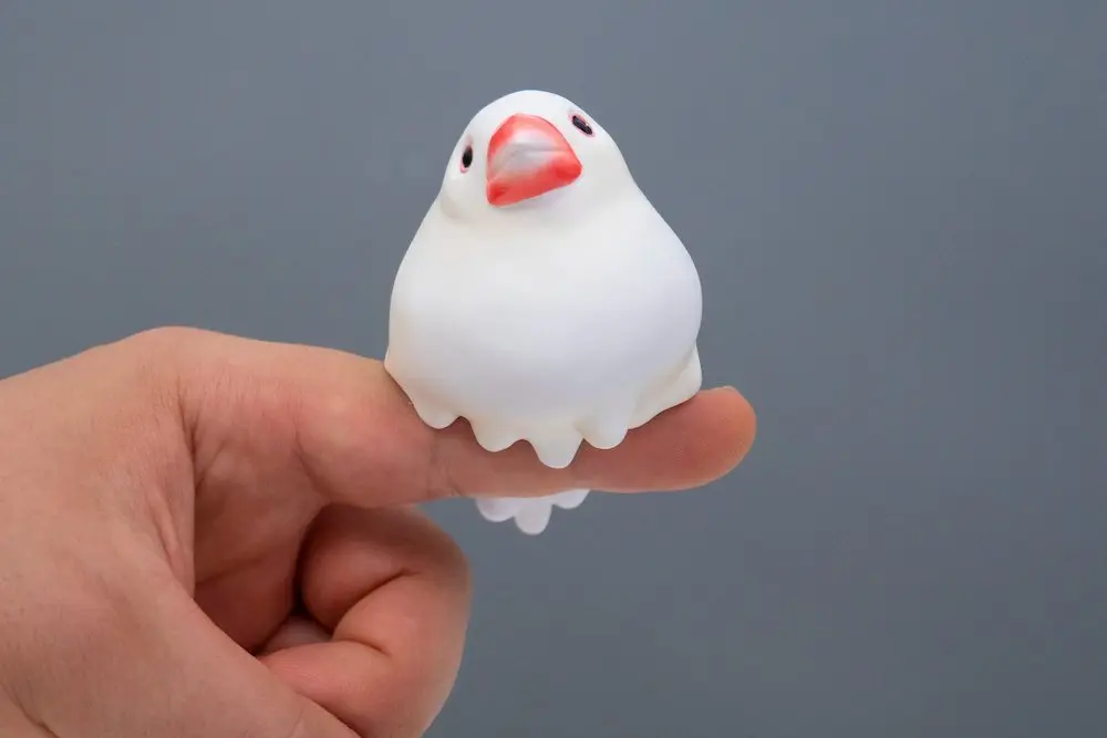 あまりの暑さに溶けてしまった文鳥／画像はすべてめーちっさいさん提供