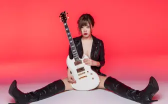 弁当箱でバトる女 藤田恵名 SXSWも注目の新曲MV映画化で主演