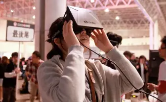 超会議でミクさんと握手！ 最先端技術を使った「超ボカロキャラ握手会」