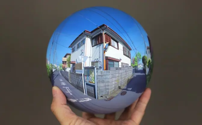 何気ない風景を球体に　アーティスト 鮫島大輔の展示会「FLATBALL」