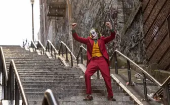 「狂人ジョーカーのモデルは“喜劇王”チャップリン」監督語る