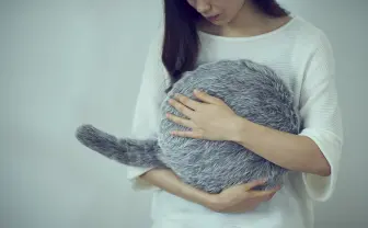 しっぽクッションロボット「Qoobo」予約販売で5000台突破