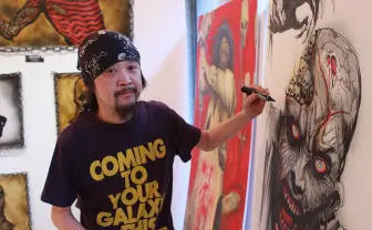 『仮面ライダー』『ゴジラ』韮沢靖の追悼展 クリーチャーデザイン巨匠のライブドローイング作品を販売