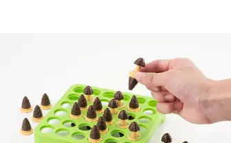 「きのこの山VSたけのこの里」がオセロに！ 長きに渡る戦争に終止符か