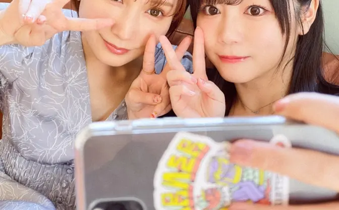 【写真】セクシー女優 小島みなみ×羽咲みはる　私たち流「仲良し」の作り方