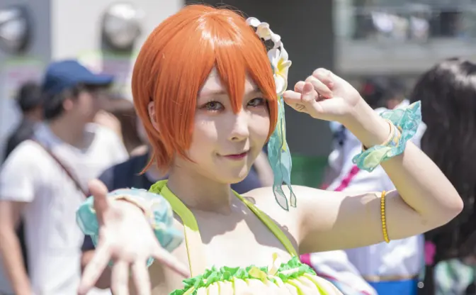 【コミケ94】美女コスプレイヤーが引き寄せた晴天　太陽の女神が集いし2日目