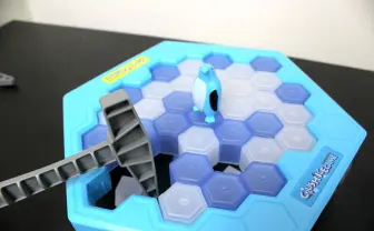 『クラッシュアイスゲーム』で実際に遊んでみたった！ 時価4万円に高騰!?