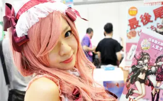 【C84】企業ブースのコスプレコンパニオンさんの写真35枚を厳選!