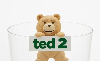 TEDがコップのフチに降臨！ 下品な中年親父っぽさ全開のミニフィギュア