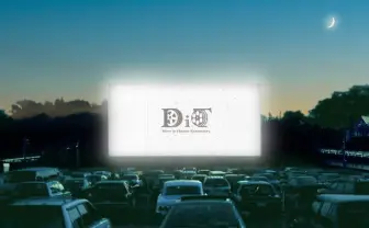 駐車場の星空映画館「ドライブインシアター」復活 湯浅政明『キックハート』