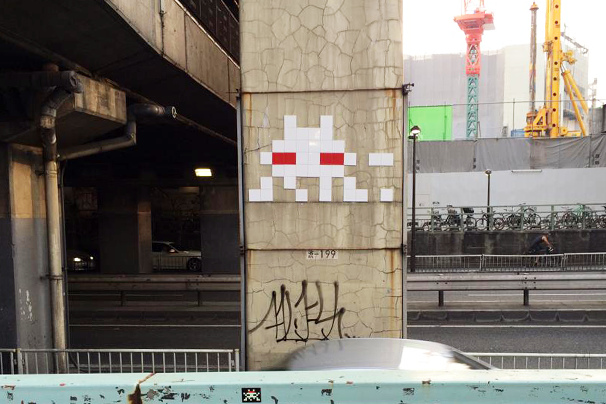 東京にも発生！ 世界中に散らばるインベーダーを探すアプリがすごい