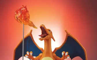 リザードンの30cm巨大ソフビが登場 ポケモン『赤』を彷彿させるデザイン