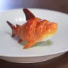 「サメに擬態したクロワッサン」／画像はすべてりんごさんの提供