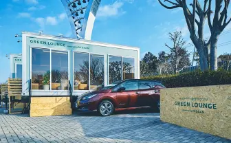 日産の本気。電気自動車専用の快適ラウンジが海老名SAに登場