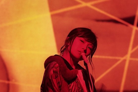 椎名林檎「ヘルプマーク」酷似のグッズがデザイン変更 アルバムは発売