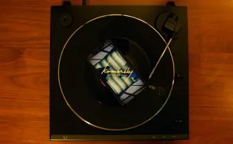 なんとも不思議な音楽体験 レコード専用の映像技術「RECORD MUSIC VIDEO」