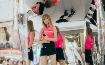 謎の次世代ギャル 安斉かれん初ライブ 鏡張りのステージで見えたもの