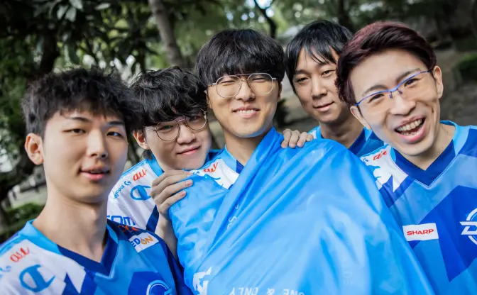 『LoL』世界大会、日本DFMが中国の強豪RNGに敗退　王者に歴史的1勝も